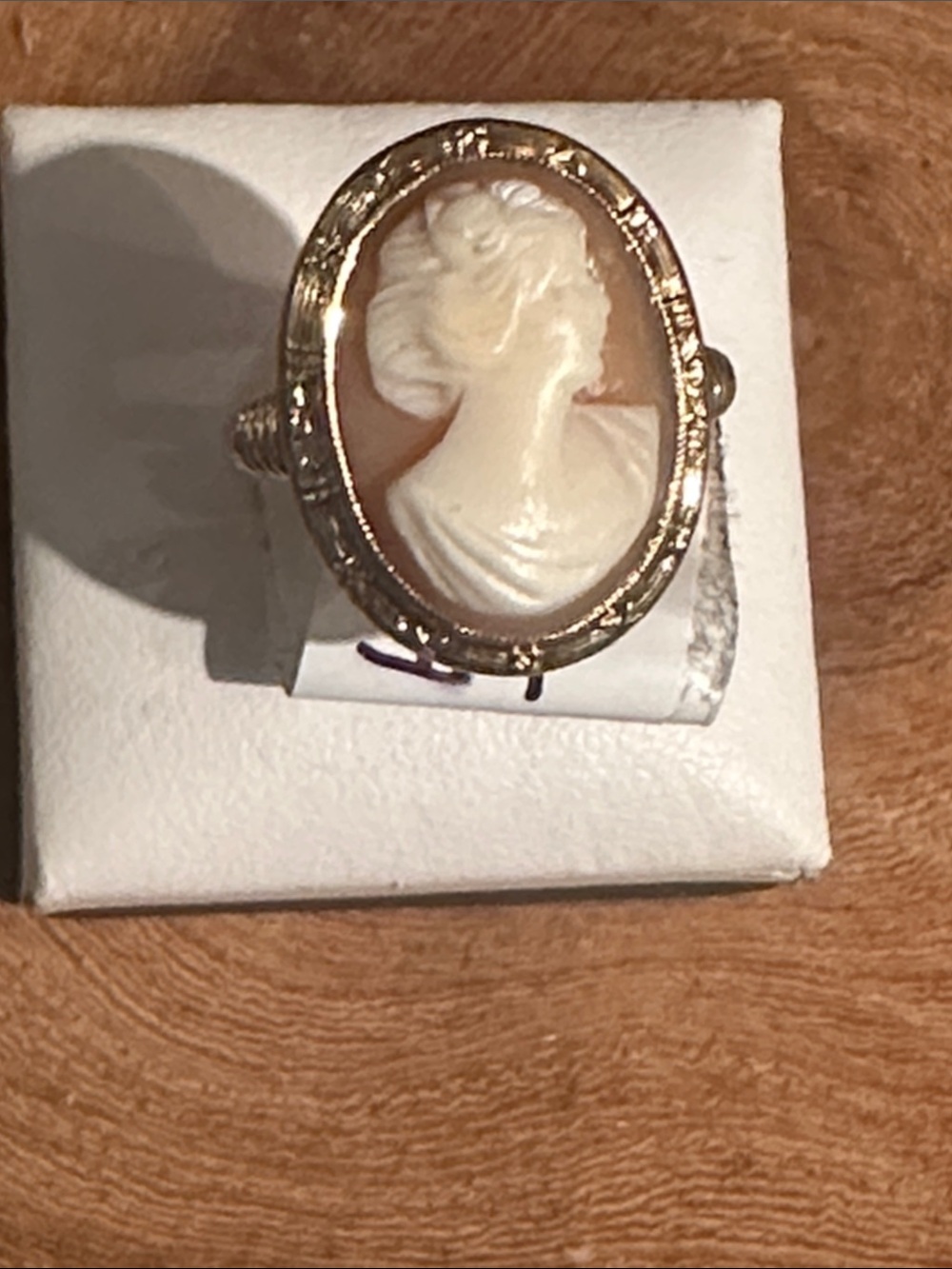 14 karat gold vintage cameo size 7 1/2